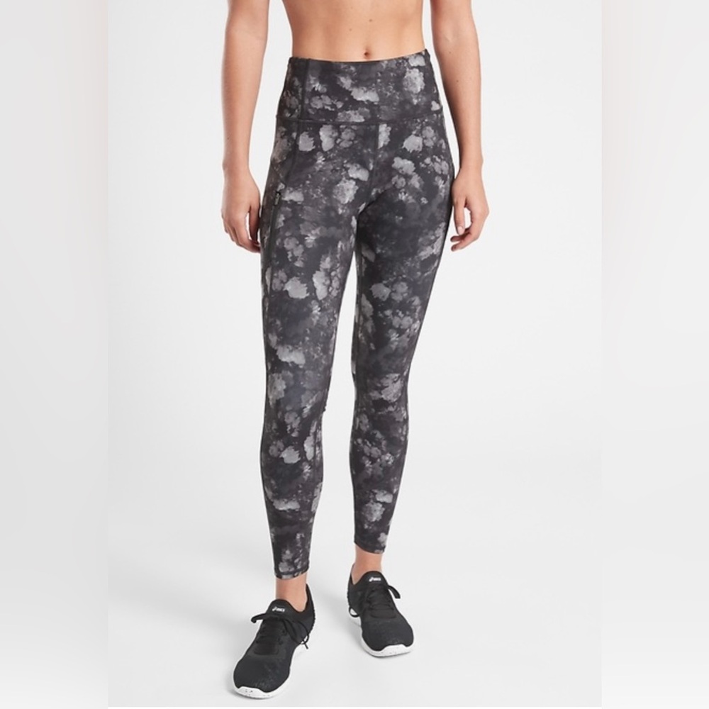 Athleta Black and Gray Patterned Leggings
